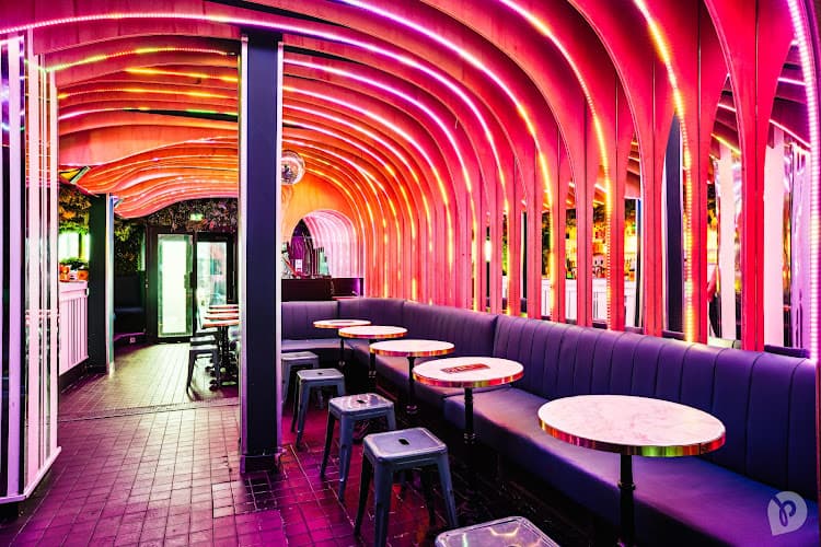 Club Banana Café